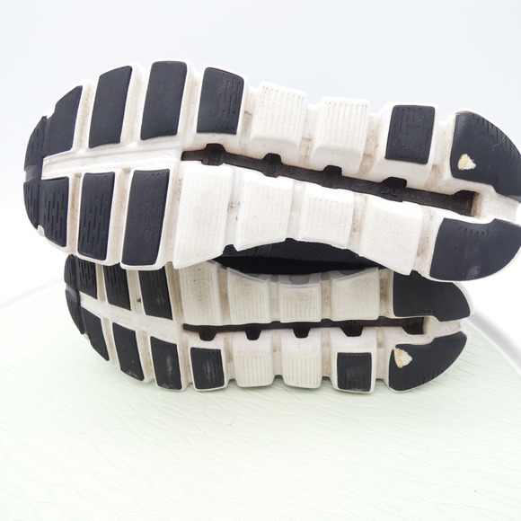 On Running Cloud 5 59.98904 Women's 6.5 Athletic Shoes Black White Sneakers - Picture 7 of 9